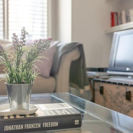 Stylish 1 Bed Apartment Near Battersea Park Londra Dış mekan fotoğraf