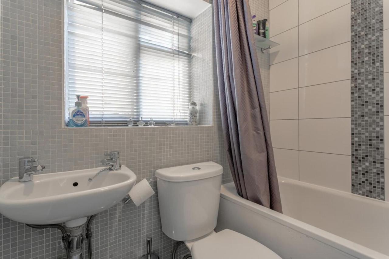Stylish 1 Bed Apartment Near Battersea Park Londra Dış mekan fotoğraf